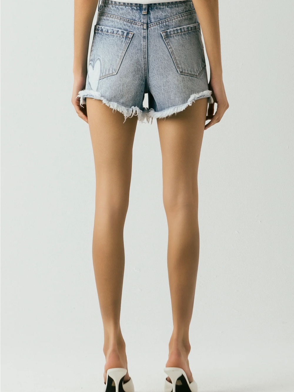 Blank NYC REEVE FROM THE HEART SHORT - Picture 5 of 7